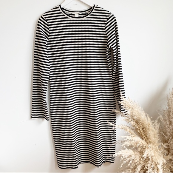 H&M Dresses & Skirts - H&M Black White Striped Stretch Dress Size L